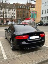 Jaguar XE 20d R-Sport Automatik 8-fach bereift - gebrauchte Jaguar XE aus dem Jahr 2017