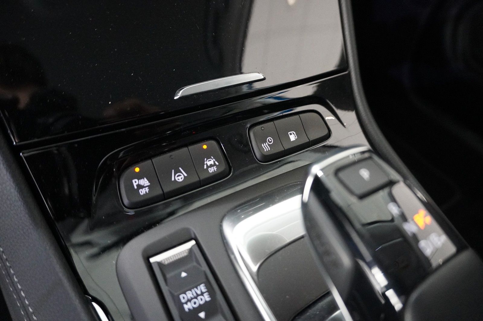 Fahrzeugabbildung Opel Grandland (X) 1.6T GSe 4HYBRID NAVI/LED/KAMERA