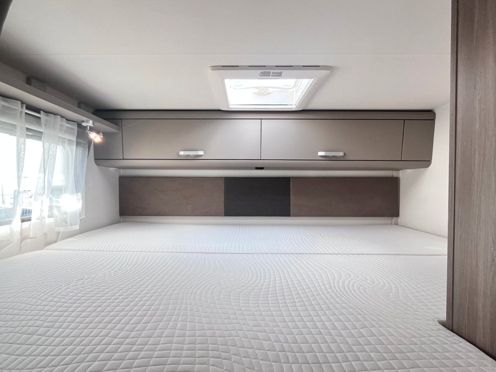 Fahrzeugabbildung Carado A-464 pro 2025 -Markise, Fahrradträger-