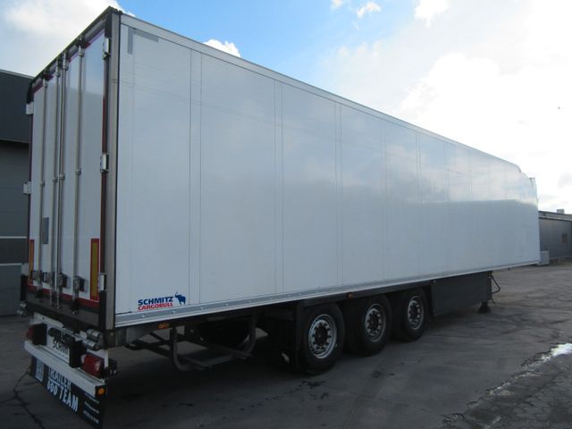 Schmitz Cargobull SKO-Cool Doppelstock Achslift PK mit Schaden