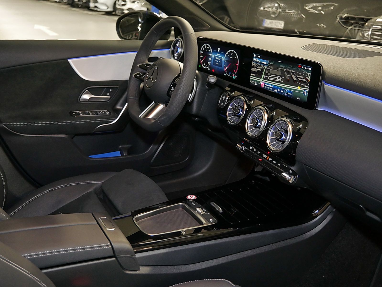 Mercedes-Benz A 200 d AMG Special Edition NIGHT-Pak LED KMERA foto 5