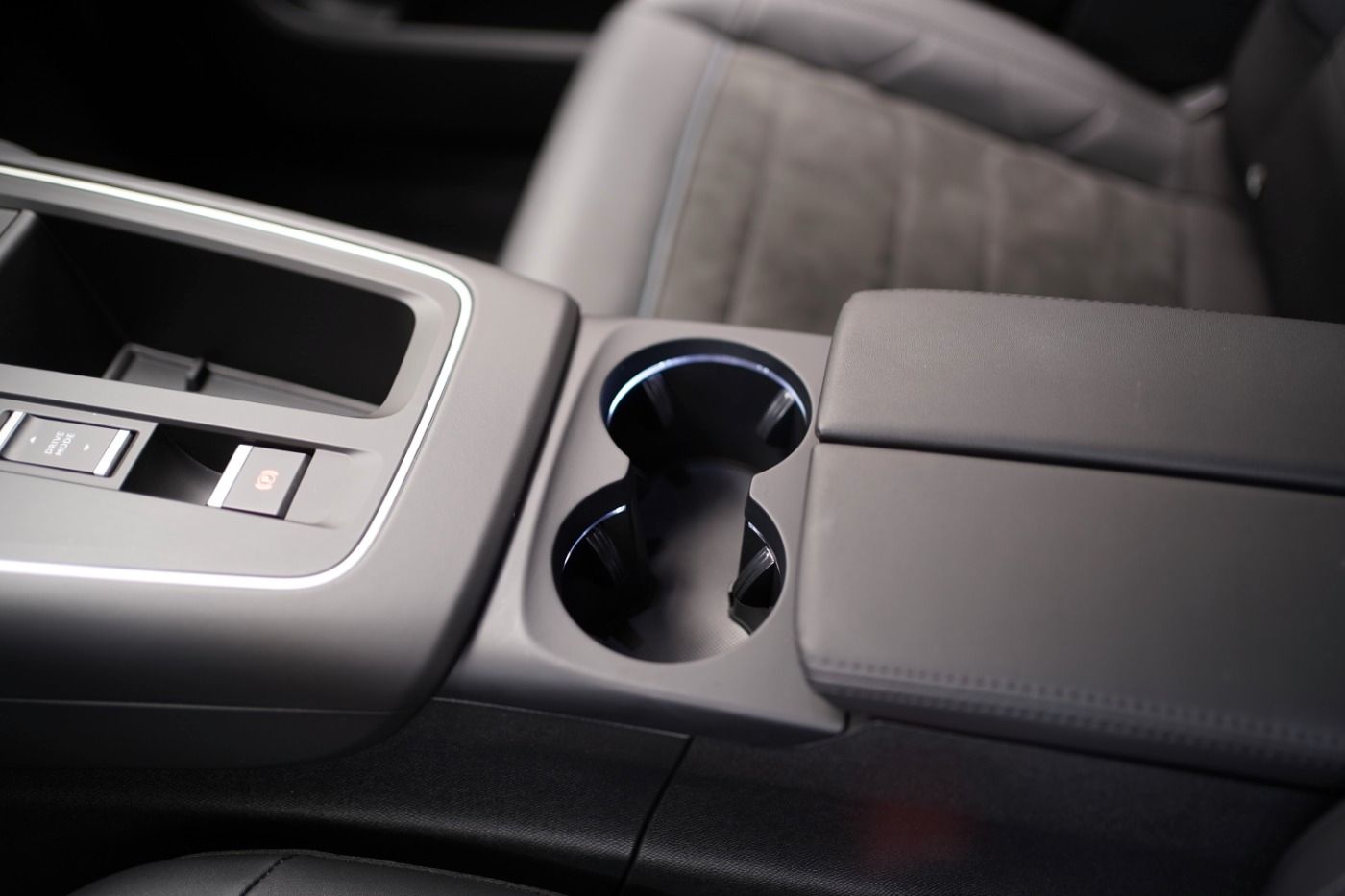 Fahrzeugabbildung Citroën C5 Aircross Hybrid 145 Max e-DCS6 Automatik Navi