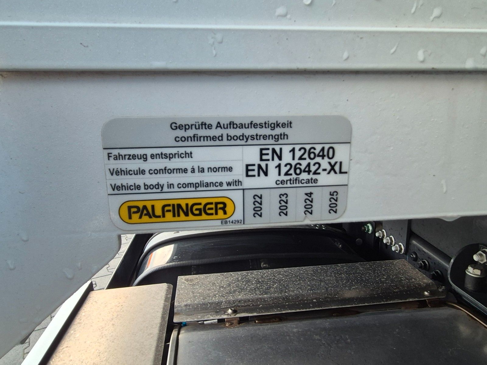 Fahrzeugabbildung MAN TGS 26.470 6x2-4 LL Baustoff Palfinger PK20.501L