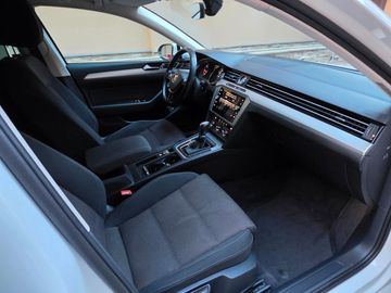 Volkswagen Passat Variant - 12