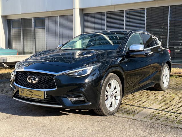 INFINITI Q30