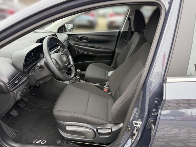 Fahrzeugabbildung Hyundai i20 Advanced 1.0 T-GDI +CARPLAY+TEMPOMAT+SHZ+RFK