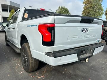 Ford F 150 Lightning XLT 2025 weiss im Vorlauf