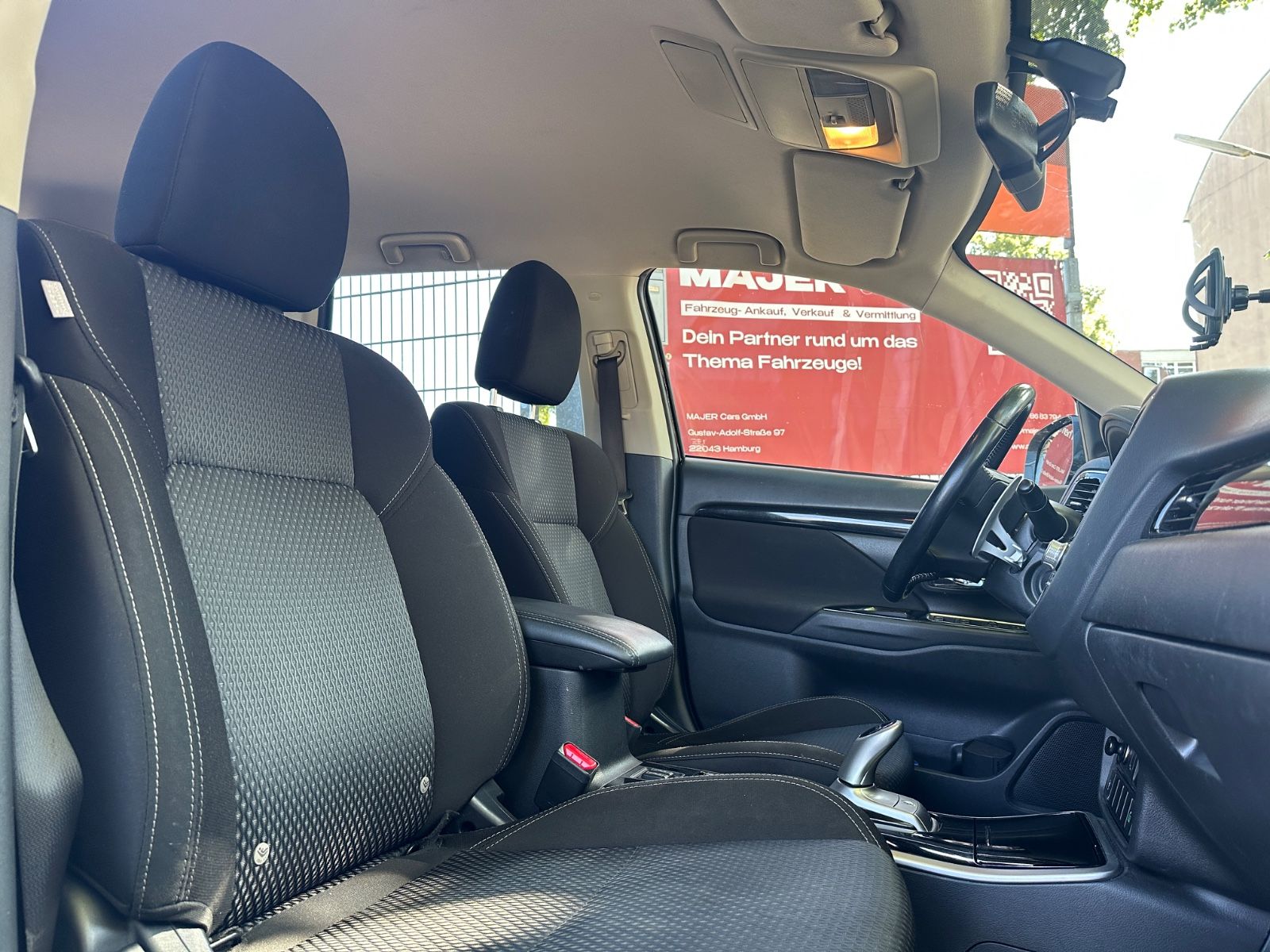 Fahrzeugabbildung Mitsubishi Outlander PHEV4WD*LED*TEMPO*CAM*PDC*SHZ