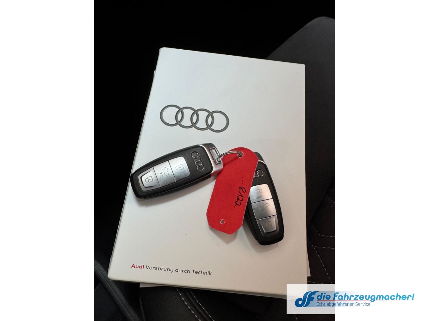 Fahrzeugabbildung Audi Q4 e-tron Sportback 40 Sportpaket AHK-klappbar N