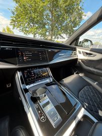 Audi Q8 - 11