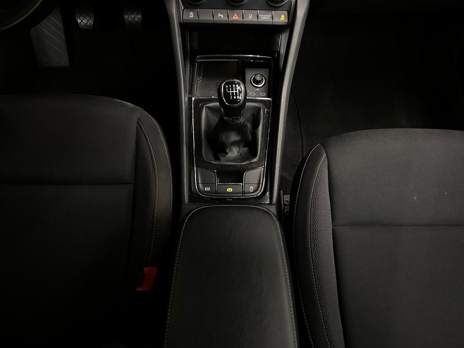 Fahrzeugabbildung SKODA Karoq 1.5 TSI Ambit Sport DESIGN+VIRTU+KAM+LED+