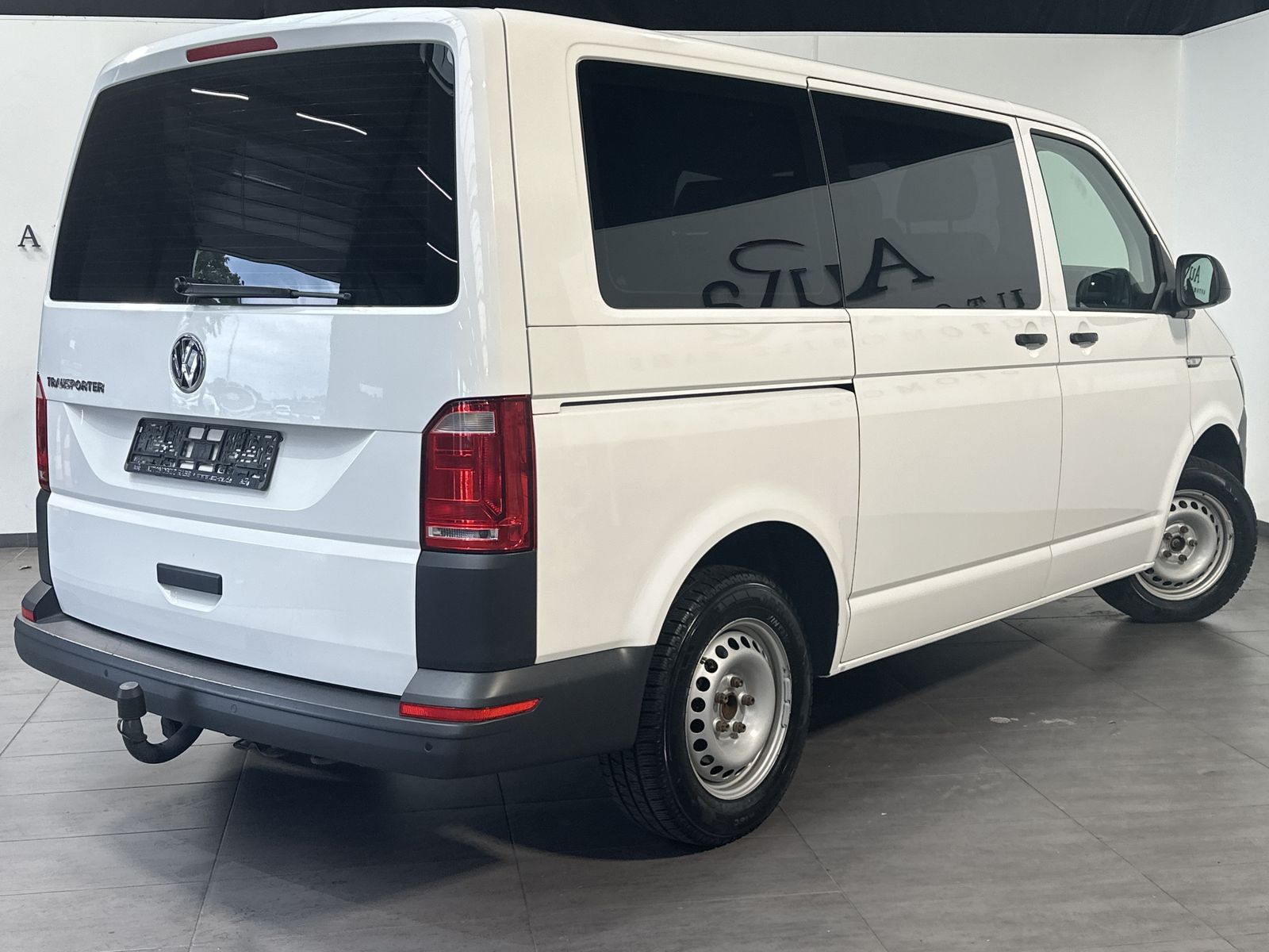 Fahrzeugabbildung Volkswagen T6 Kombi Kombi 2.0 TDI DSG 9-Sitzer BLUETOOTH+AH