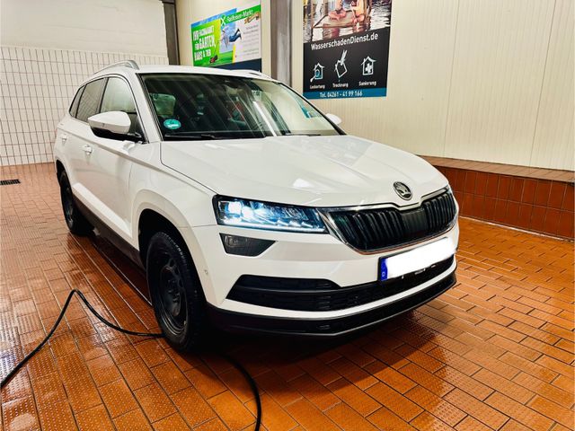 Skoda Karoq 2.0l TDI DSG 4x4 Stndheiz/AHK/ Vollaustatt