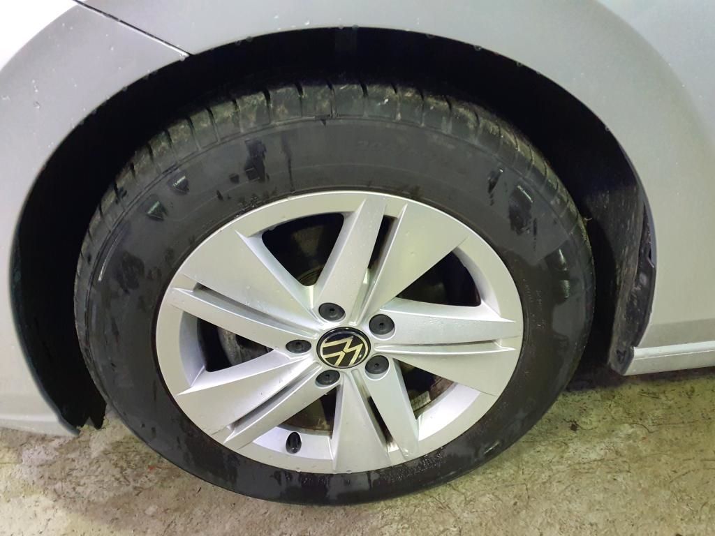 Golf Variant VIII 1.5 eTSI DSG Life AHK/LED Plus