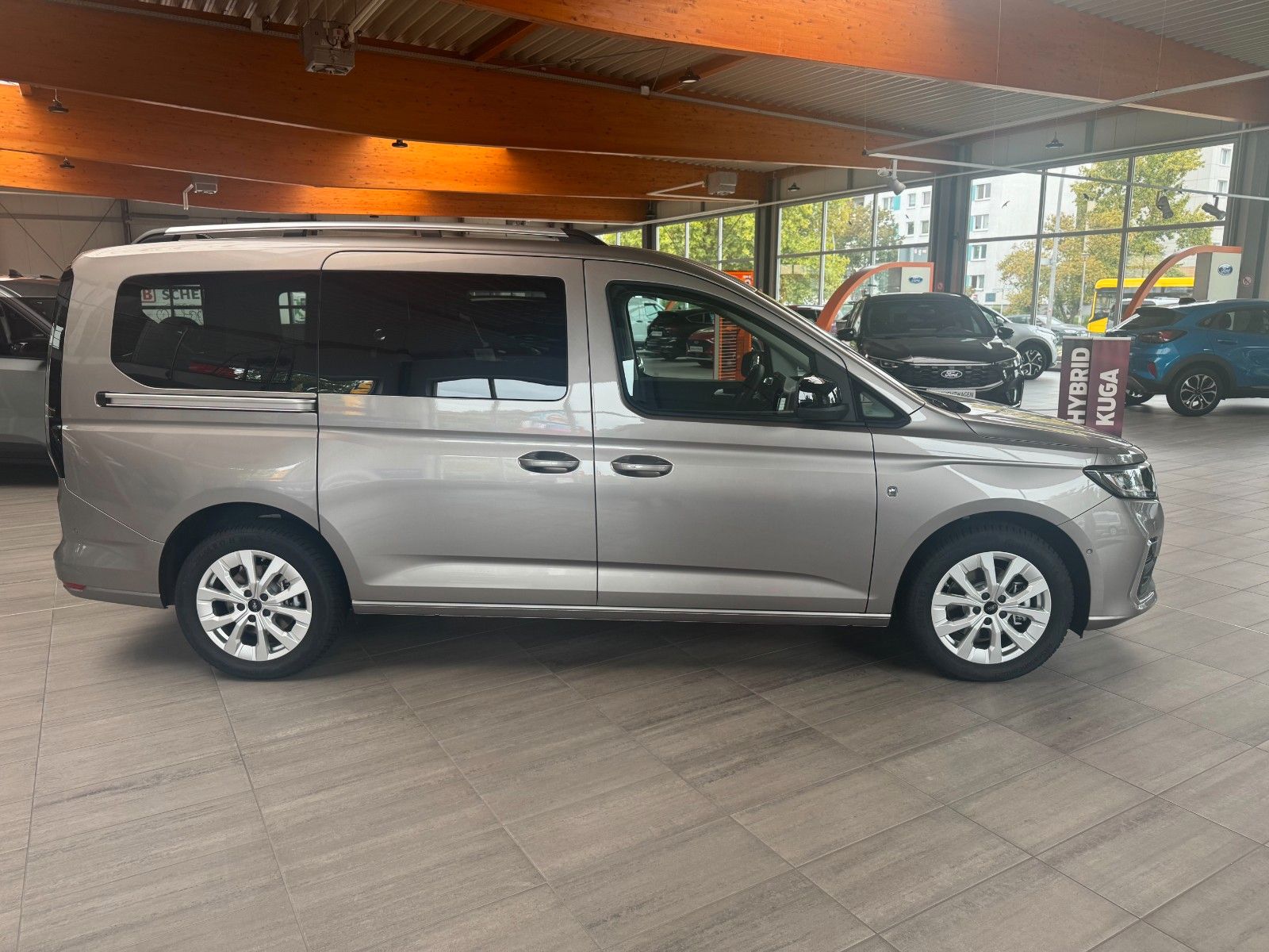 Fahrzeugabbildung Ford Grand Tourneo Connect Titanium