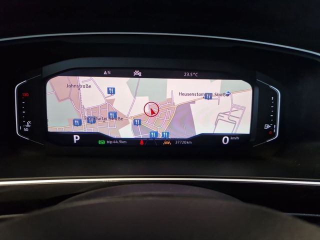 Tiguan 1.5 TSI R-LINE LED+PANO+AHK+NAVI+SITZHZG+