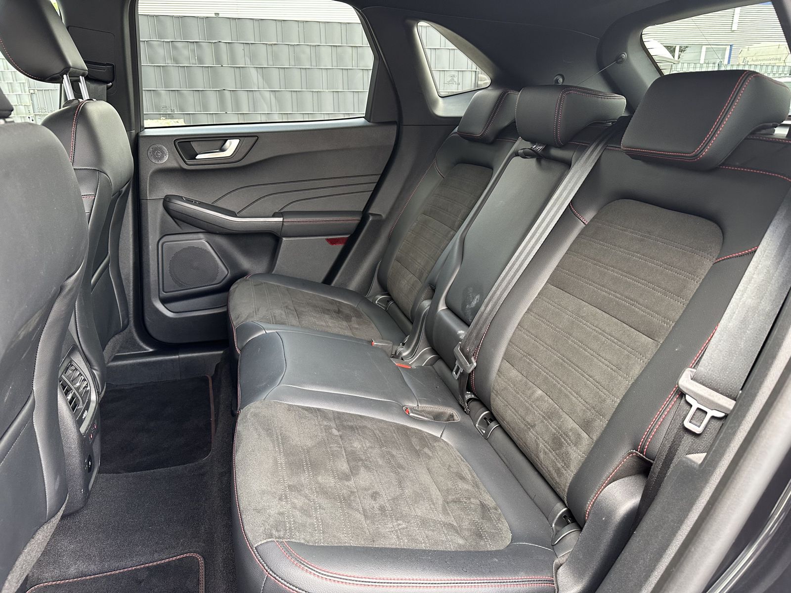 Fahrzeugabbildung Ford Kuga 2.5 Plug-In Hybrid ST-Line X NAV+LED+KAMERA