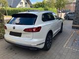 Volkswagen Touareg 3.0 V6 eHybrid 4MOTION Tiptr. Elegan... - Volkswagen Touareg mit Hybrid-Antrieb