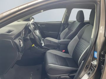 Toyota Auris Touring Sports - 9