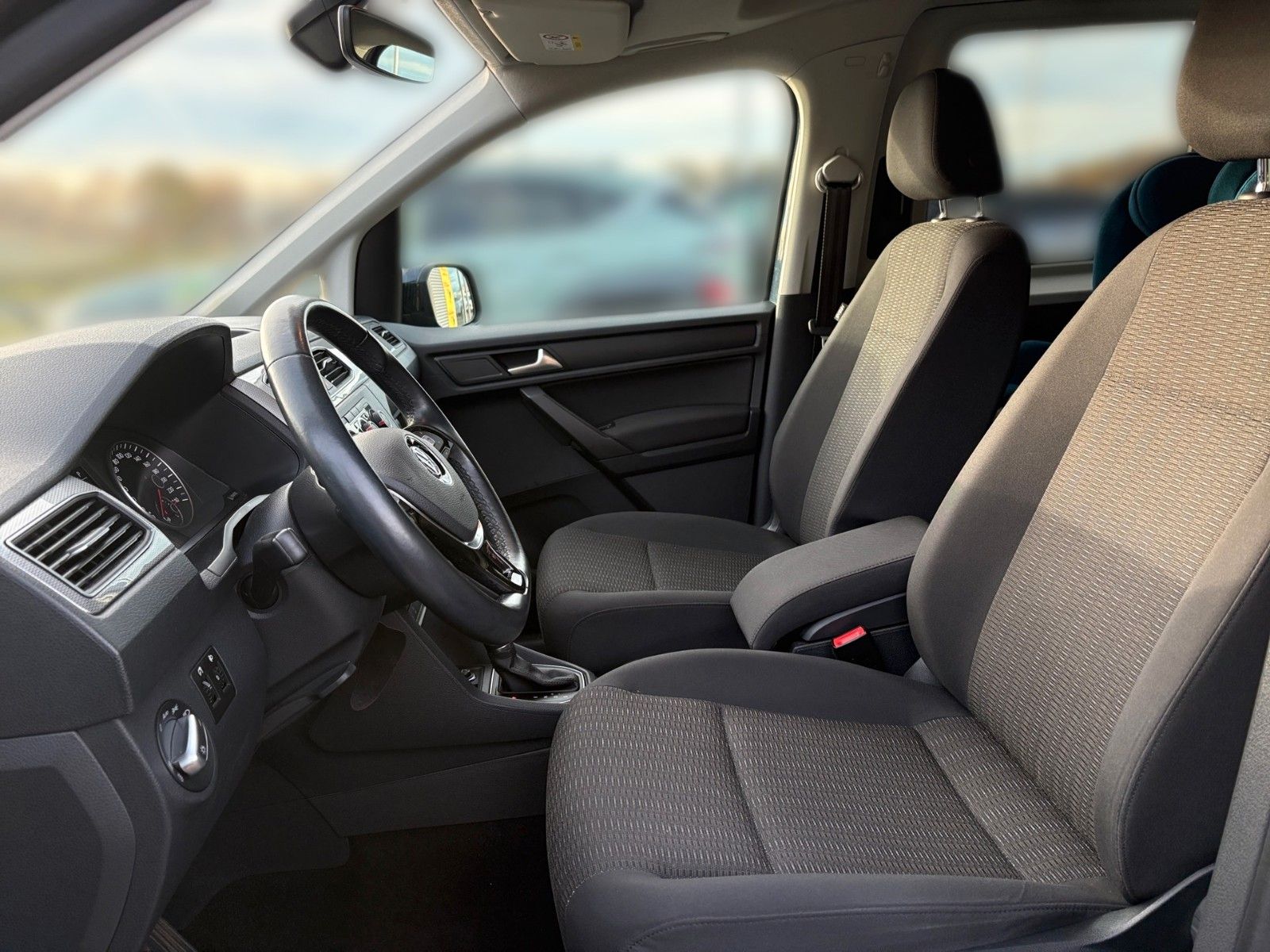 Fahrzeugabbildung Volkswagen Caddy PKW Comfortline BMT