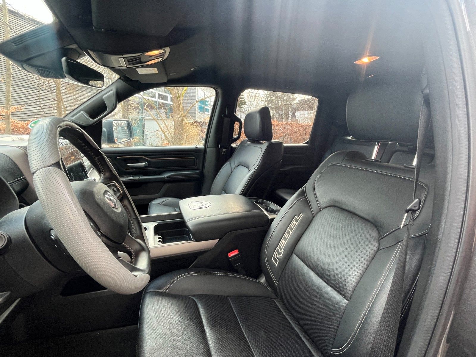 Fahrzeugabbildung Dodge RAM 1500 Crew Cab Rebel Night *LPG*