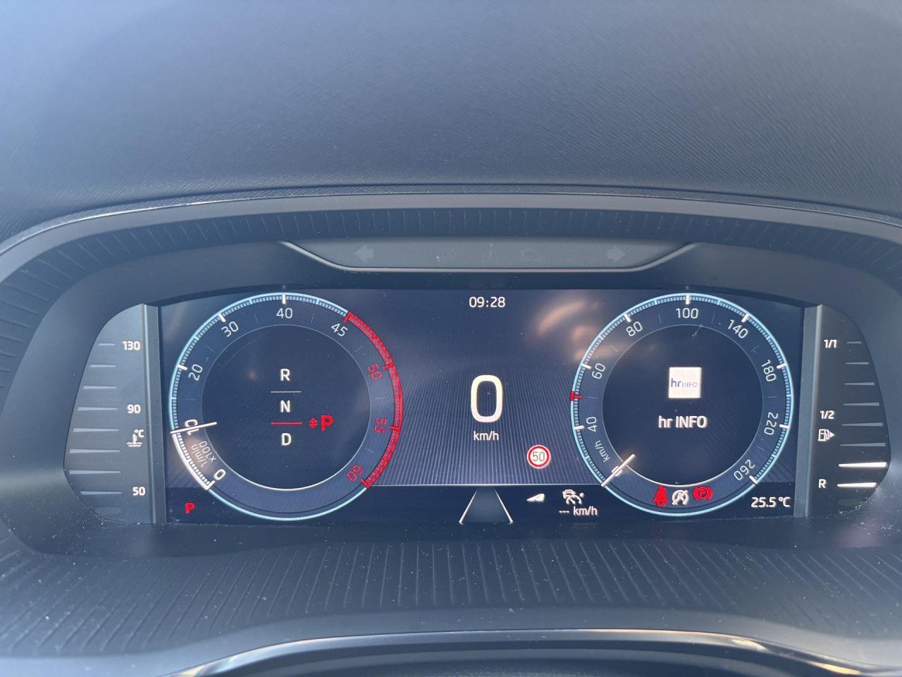 SKODA Octavia Combi 2.0 TDI Ambition AHK