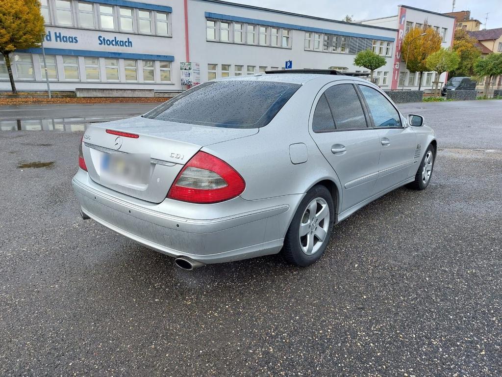 Mercedes-Benz E 320