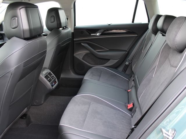 Volkswagen Passat Variant 2.0 TDI Elegance KLIMA NAVI AHK foto 13