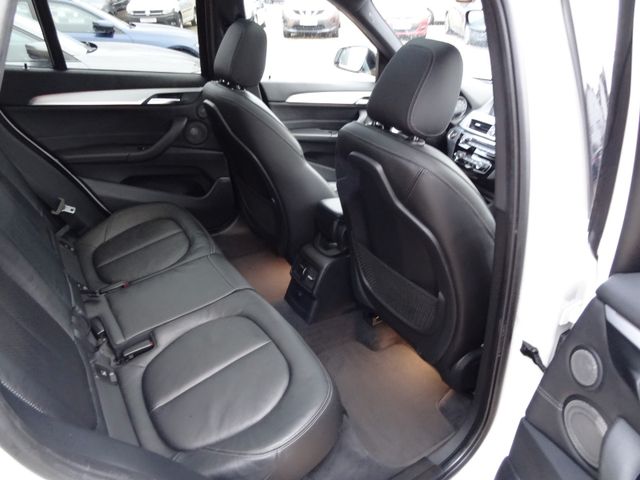 Fahrzeugabbildung BMW X1 xDrive 20i M-Sport/HUD/Pano/Kam/AHK/Navi/