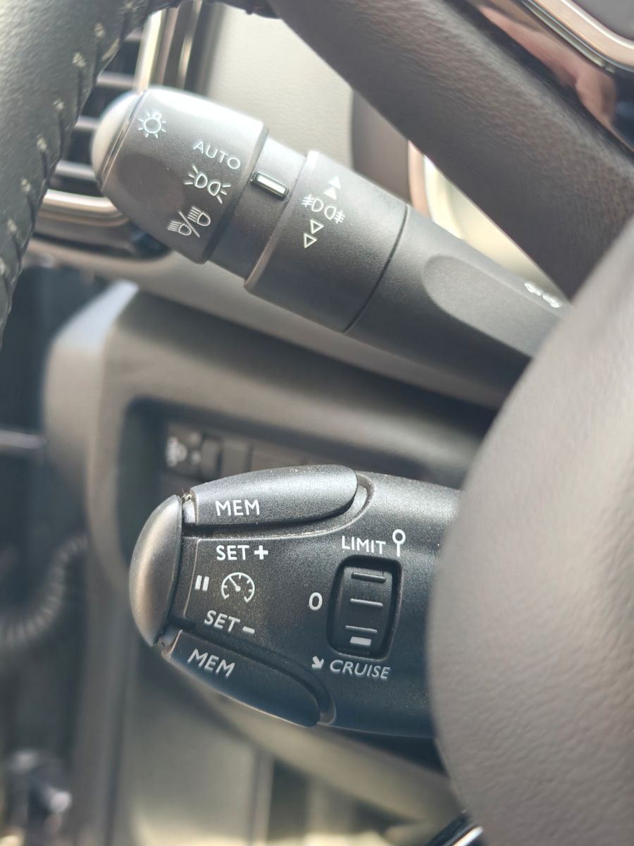Fahrzeugabbildung Citroën C5 Aircross Live - Scheckheft, Zahnriemen Neu! -