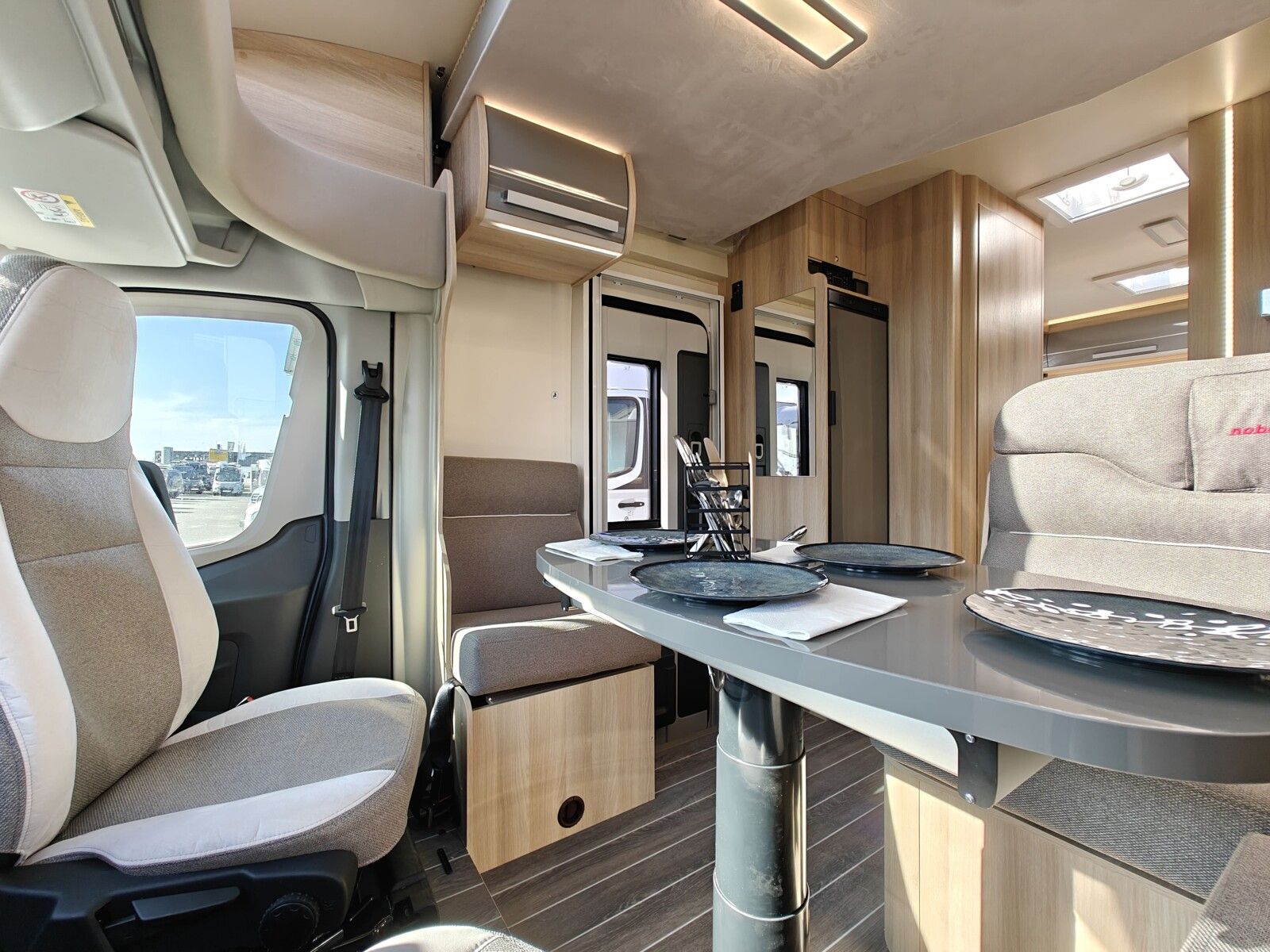 Fahrzeugabbildung NobelART T 7000