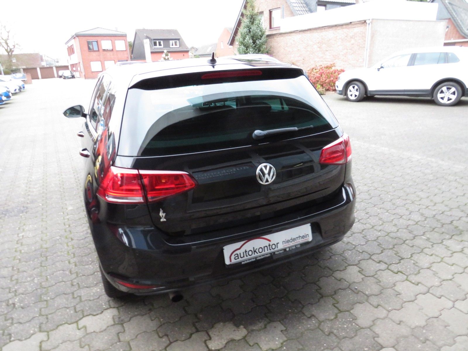 Fahrzeugabbildung Volkswagen Golf VII Lim. Lounge BMT