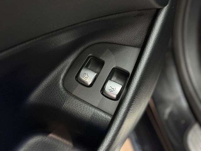 Mercedes-Benz E 200 T Avantgarde*ANHÄNGER*CAM*LED*NAVI*LEDER*