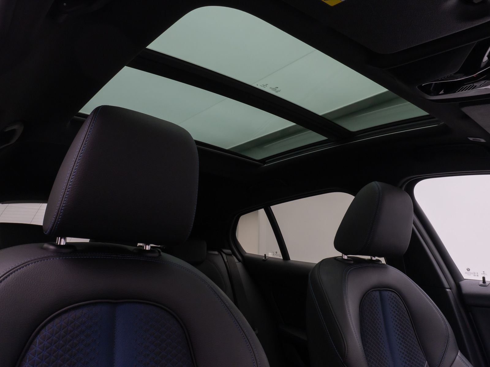 Fahrzeugabbildung BMW 120i M Sport Panorama DAB HiFi Fernlichta 18Zoll