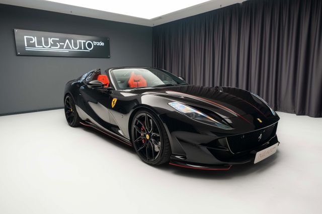 FERRARI 812
