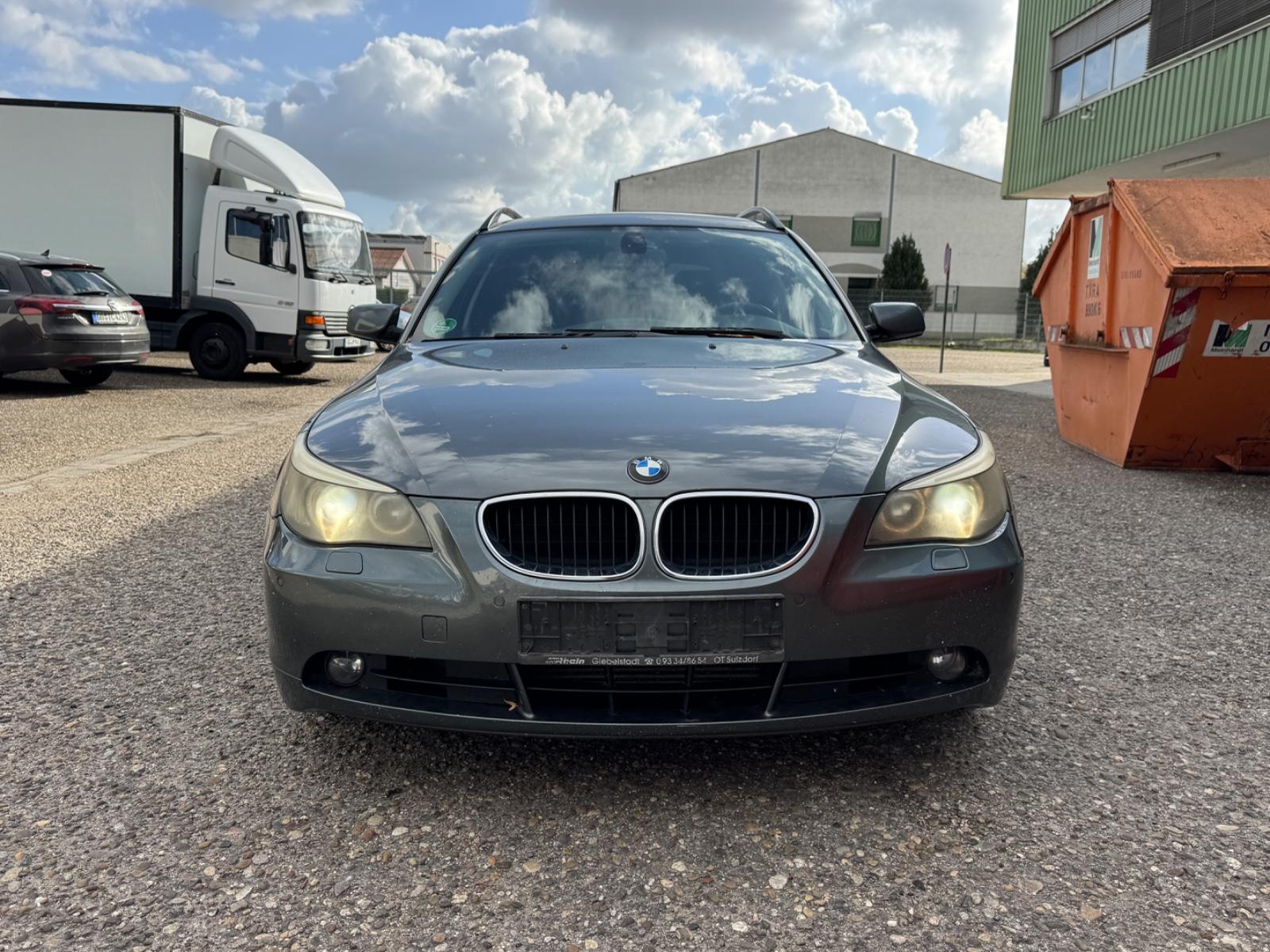 BMW 525 2005 — rear view