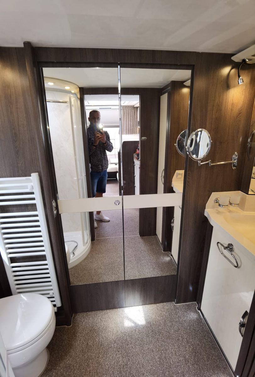 Fahrzeugabbildung Phoenix Top-Alkoven 8800 BML *SommerSale*