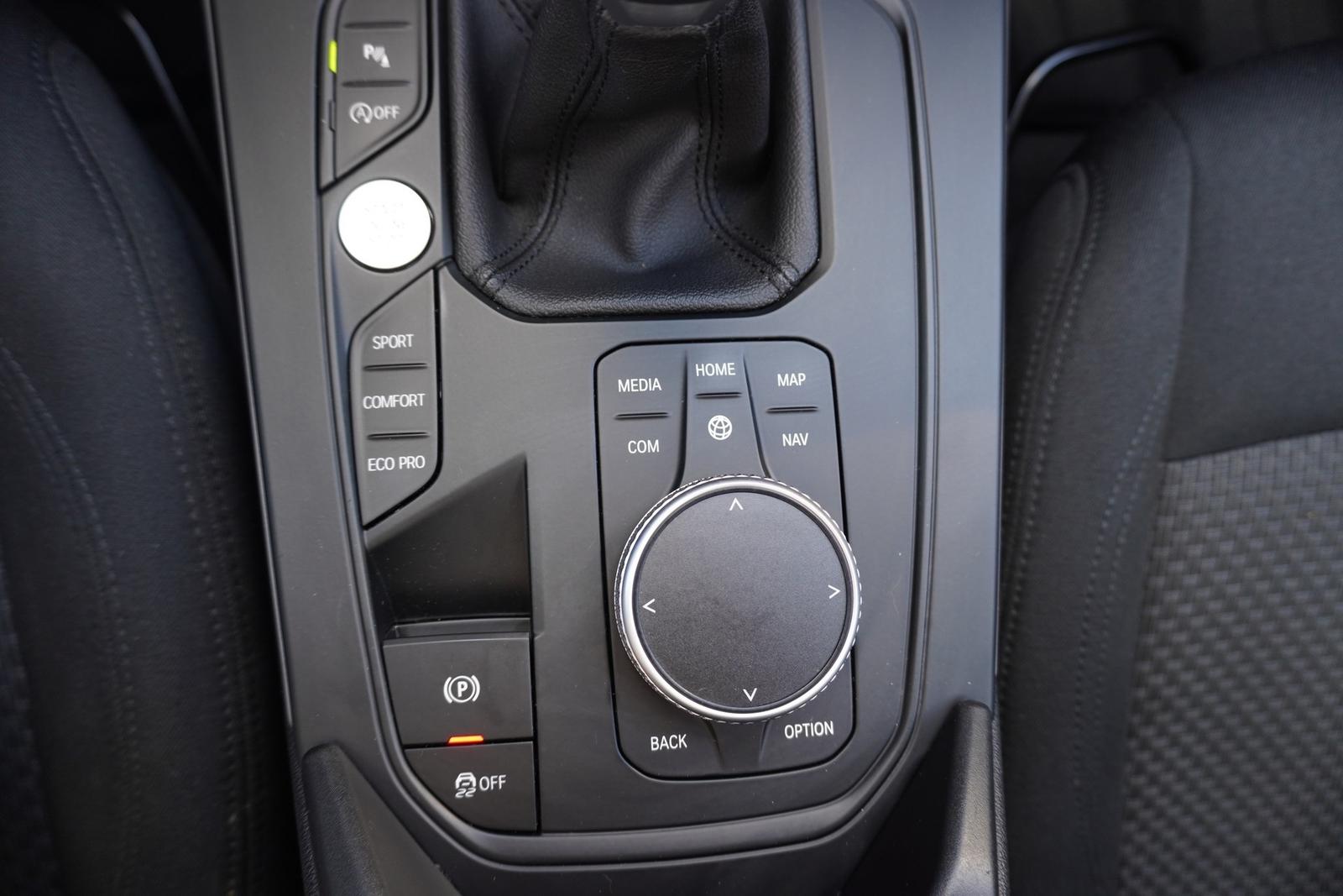 BMW 118 i Advantage LED Navi Sitzheizung Tempomat DAB, миниатюра 18