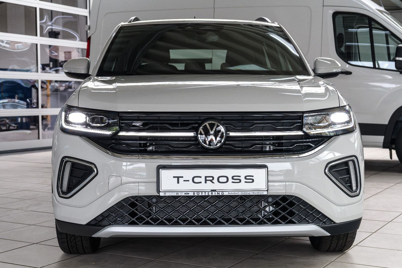 Fahrzeugabbildung Volkswagen T-Cross 1.0 TSI R-Line+DSG+Kamera+AHK+GJ-Reifen