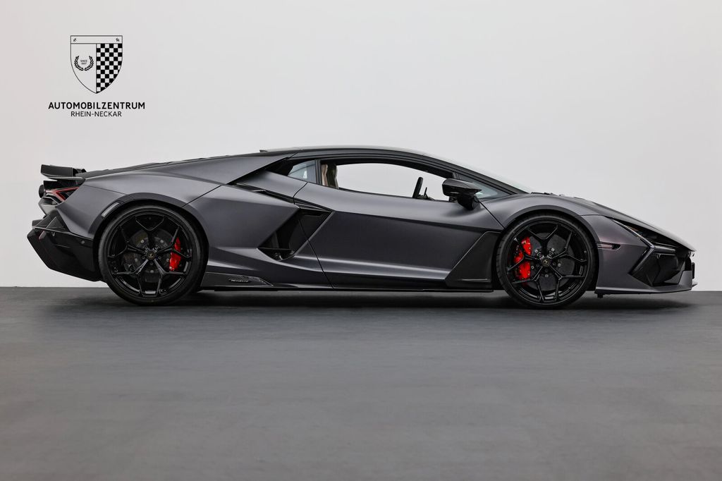 LAMBORGHINI Revuelto 2025