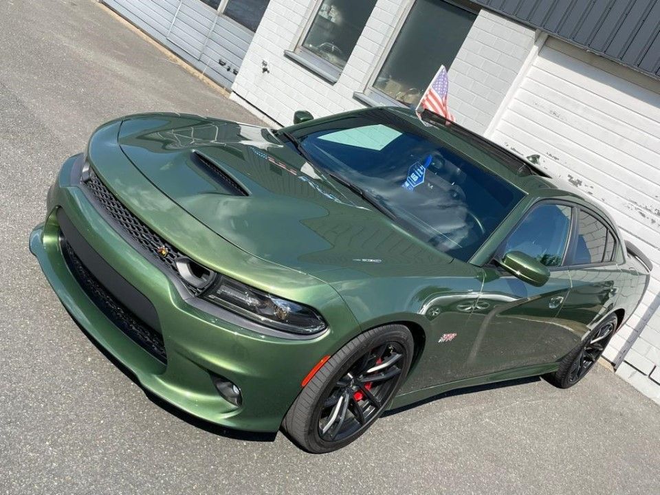 Fahrzeugabbildung Dodge Charger 2020er 6.4 SRT Scatpack Schiebedach