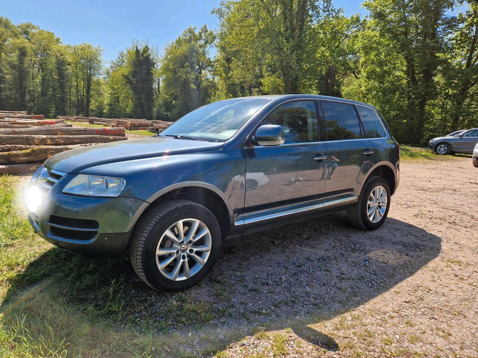 Volkswagen Touareg 2006 — rear view