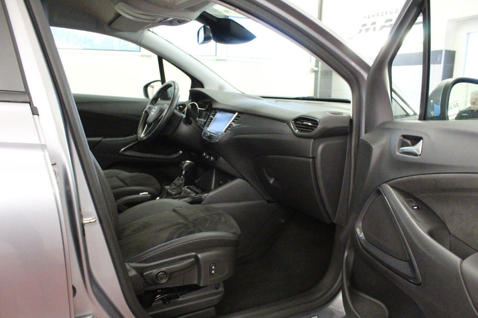 Fahrzeugabbildung Opel Crossland Ultimate 1.2 Turbo