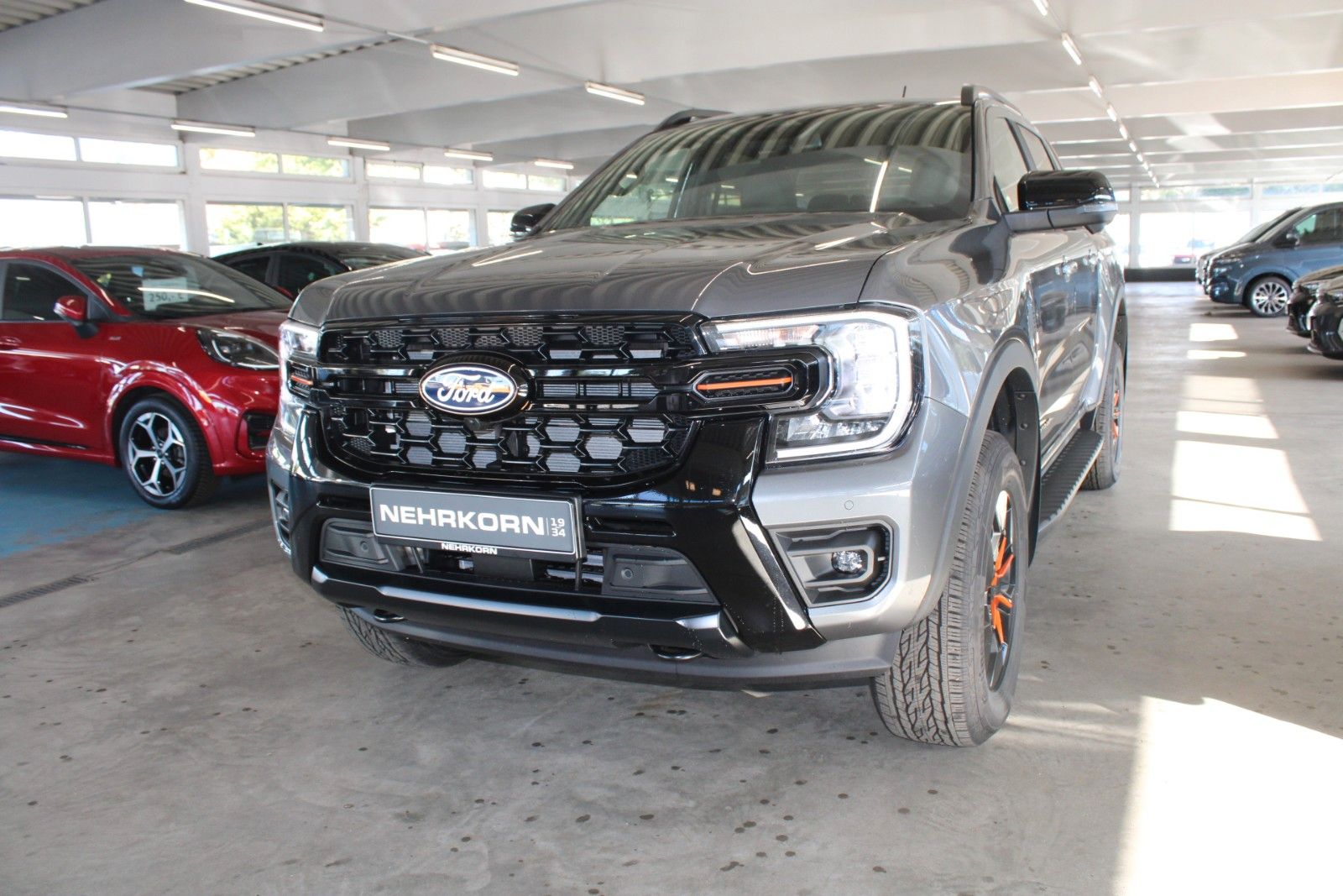Fahrzeugabbildung Ford Ranger PHEV Wildtrak AHK ROLLO B&O ACC 360°