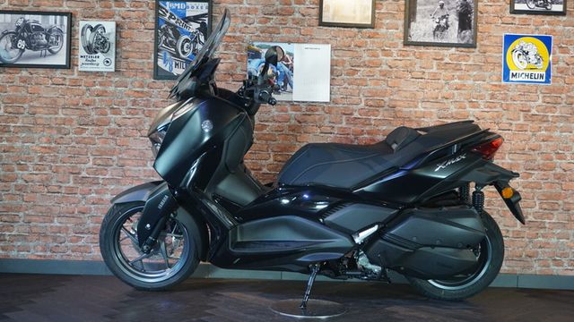 Yamaha X-MAX 300 TECH MAX TECH BLACK