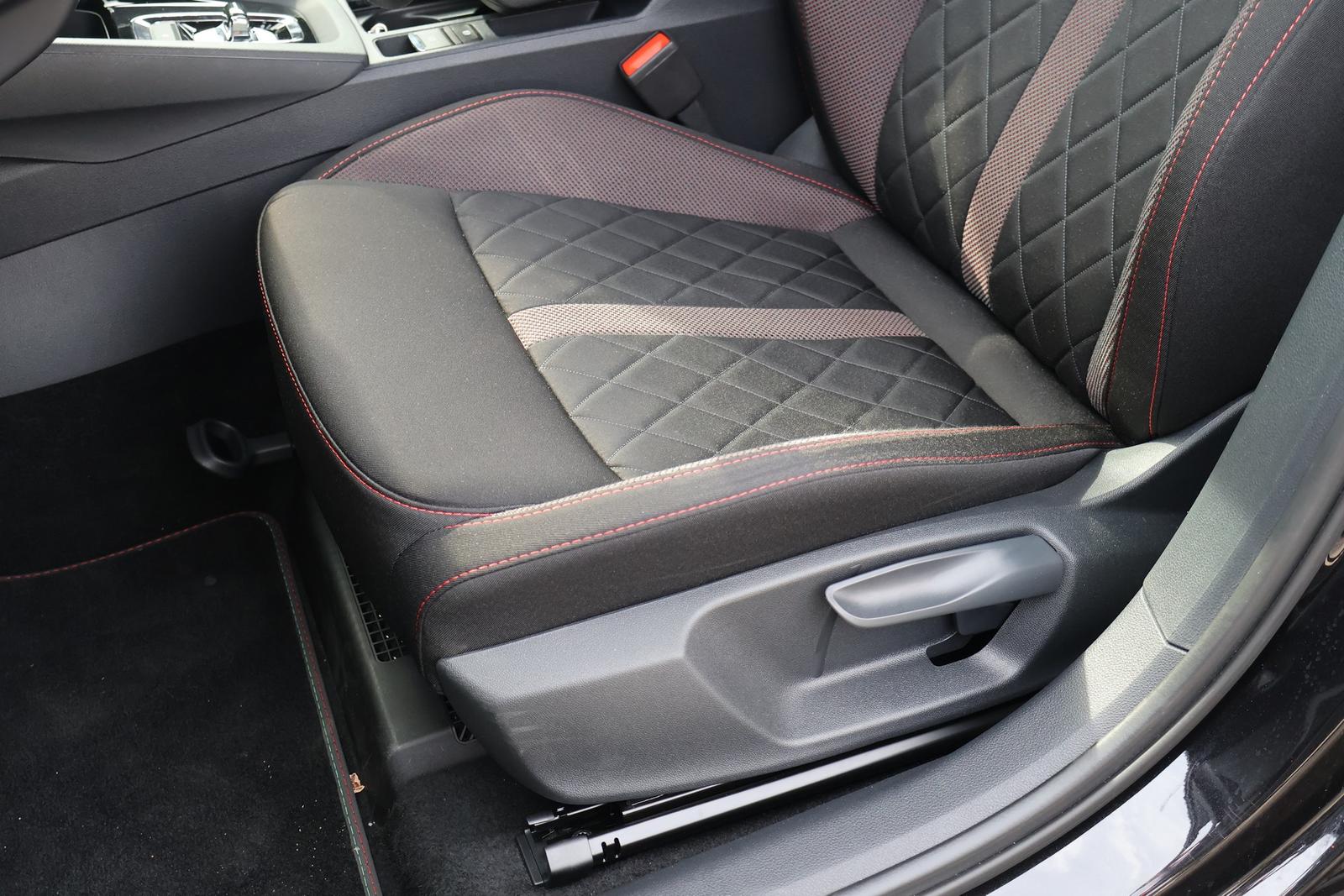 Skoda Octavia Combi 2.0 RS DSG LED Navi Sitzheizung