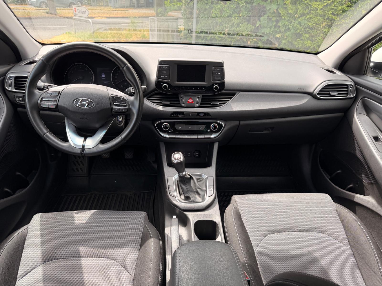 Hyundai i30 cw KLIMA TEMPOMAT SPUR BLUETOOTH LED PDC