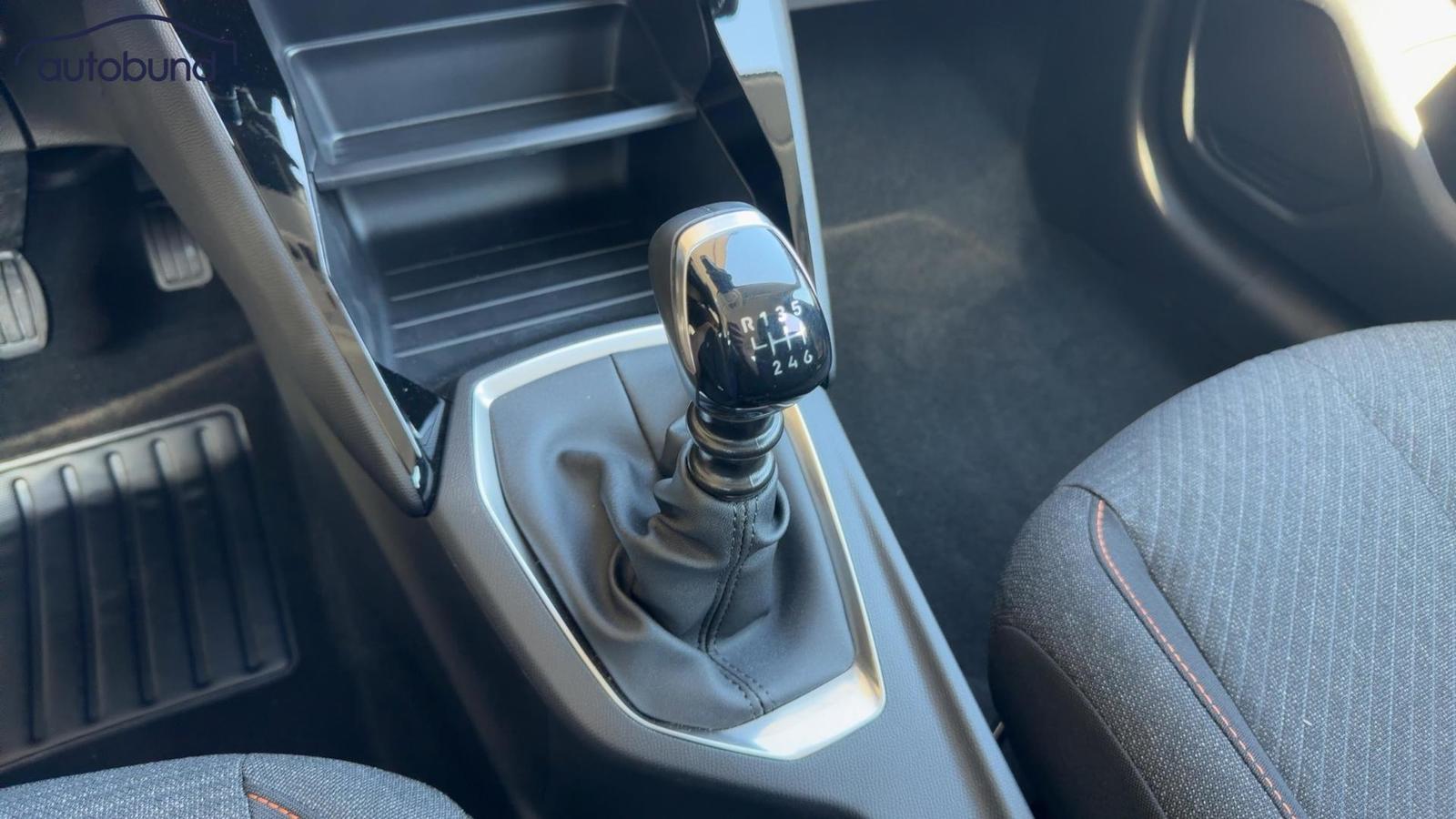 Peugeot II 1,2l Turbo Style LED Link NBA PDC SHA Shz
