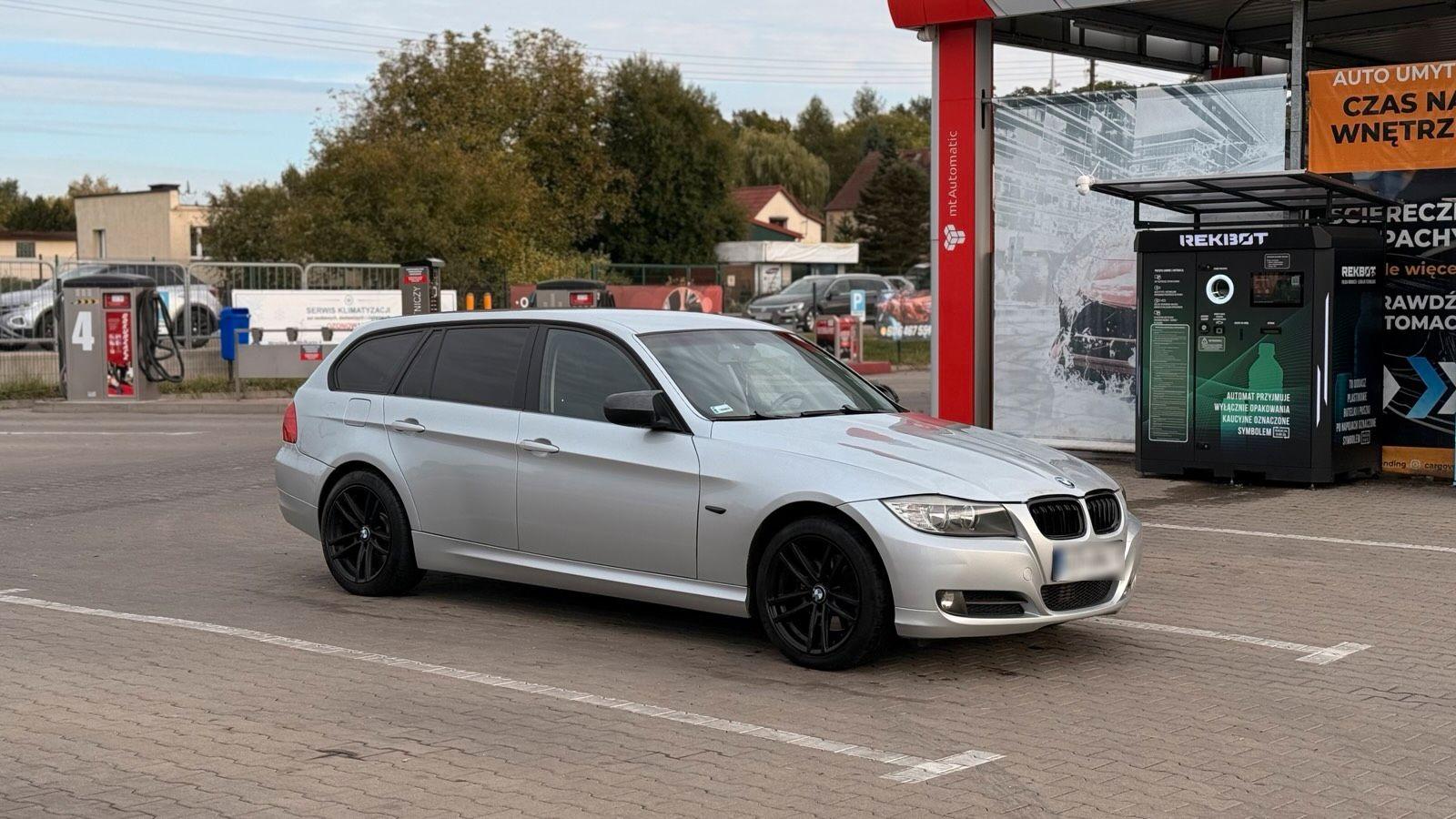 BMW 320 2009 — engine 165 HP (121kW)