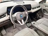 BMW iX1 xDrive30 Kamera Pano.Dach Driv.Assist LED - BMW iX1 mit Schiebedach